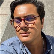 Profesor de matemáticas y educador apto para todos los niveles.